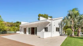 Villa for sale in El Madroñal