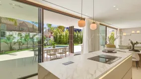 Buy villa in Marbella - Puerto Banus with 5 bedrooms