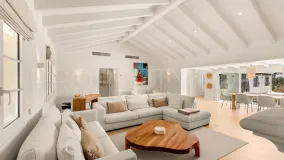 4 bedrooms villa in Altos del Paraiso for sale