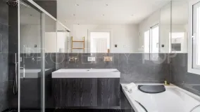Villa for sale in Los Naranjos Hill Club with 5 bedrooms