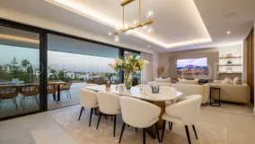Villa for sale in Estepona East with 6 bedrooms