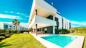 4 bedrooms ground floor apartment in Los Monteros for sale