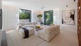 Comprar villa con 4 dormitorios en Nueva Andalucia