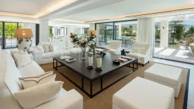 Se vende villa en Nueva Andalucia de 5 dormitorios
