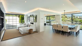 Se vende villa en Nueva Andalucia de 5 dormitorios