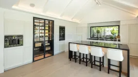 Se vende villa en Nueva Andalucia de 5 dormitorios