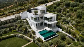 4 bedrooms villa for sale in Elviria