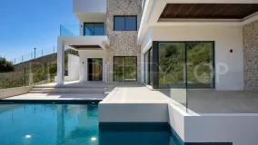 4 bedrooms villa for sale in Elviria