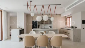 For sale Nueva Andalucia 4 bedrooms ground floor duplex