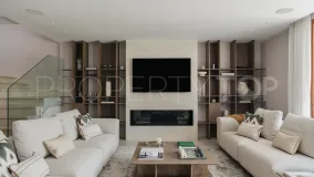 For sale Nueva Andalucia 4 bedrooms ground floor duplex