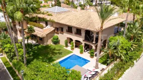 For sale villa in Los Monteros