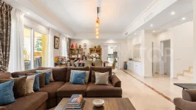 Comprar villa en Nueva Andalucia de 5 dormitorios