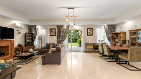 Comprar villa en Nueva Andalucia de 5 dormitorios