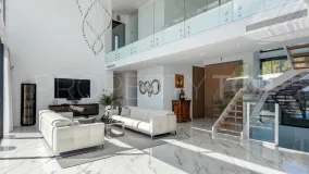 For sale villa in Paraiso Alto