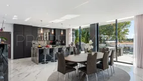 For sale villa in Paraiso Alto