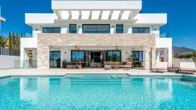 Se vende villa en Casares