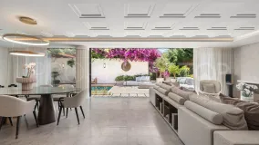 Comprar villa en Puente Romano de 4 dormitorios