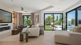 Villa en venta en Estepona Este