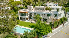 5 bedrooms Los Monteros Playa villa for sale