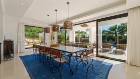 Villa en venta de 6 dormitorios en Nueva Andalucia