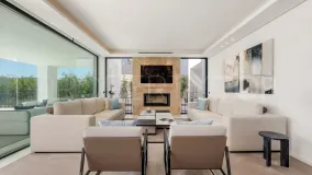 Nueva Andalucia, villa de 5 dormitorios en venta