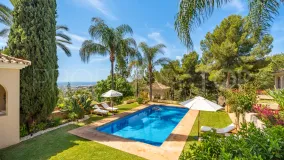 Buy villa in El Madroñal