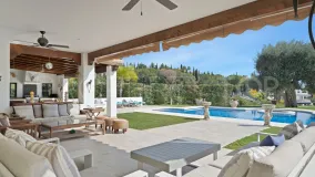Villa en venta con 7 dormitorios en Nueva Andalucia