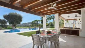 Villa en venta con 7 dormitorios en Nueva Andalucia