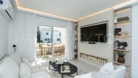 Se vende adosado en Nueva Andalucia con 4 dormitorios
