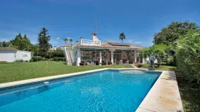 For sale villa in El Paraiso