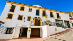 Ático con 2 dormitorios en venta en Benahavis