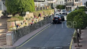 Ático con 2 dormitorios en venta en Benahavis
