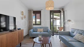 Ático con 2 dormitorios en venta en Benahavis