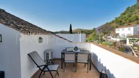 Ático con 2 dormitorios en venta en Benahavis