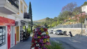 Ático con 2 dormitorios en venta en Benahavis