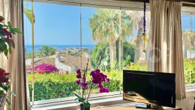 For sale La Duquesa semi detached villa with 4 bedrooms
