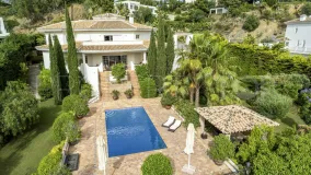 For sale villa with 6 bedrooms in Benahavis