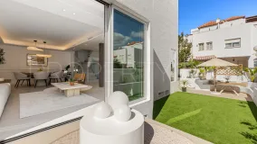 For sale town house in Marbella Golden Mile with 4 bedrooms