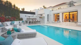 Villa de 5 dormitorios en venta en Nueva Andalucia