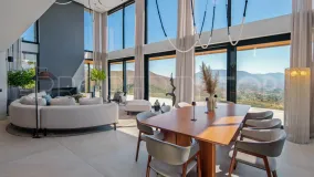 Marbella Este, villa con 6 dormitorios a la venta