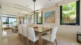 5 bedrooms villa in Nueva Andalucia for sale