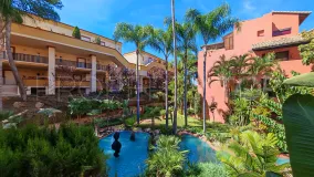 For sale apartment in Elviria