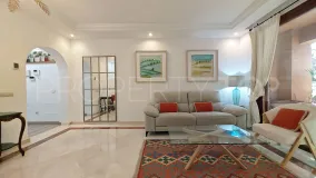 For sale apartment in Elviria