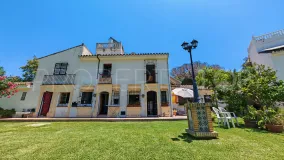 Adosado de 2 dormitorios en venta en Elviria