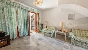 Adosado de 2 dormitorios en venta en Elviria