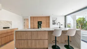8 bedrooms Elviria villa for sale