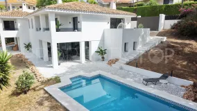 8 bedrooms Elviria villa for sale