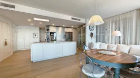 Buy apartment with 4 bedrooms in Sitio de Calahonda