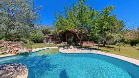 Ojen, finca con 3 dormitorios a la venta