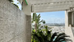 Semi detached villa with 5 bedrooms for sale in Nueva Andalucia